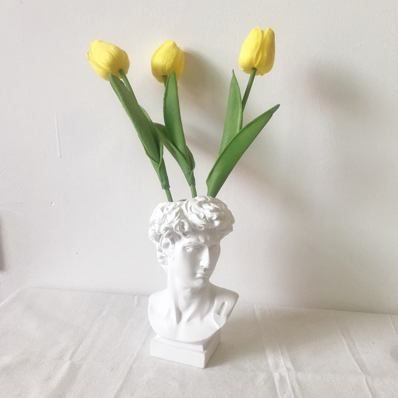 Sculpture vase