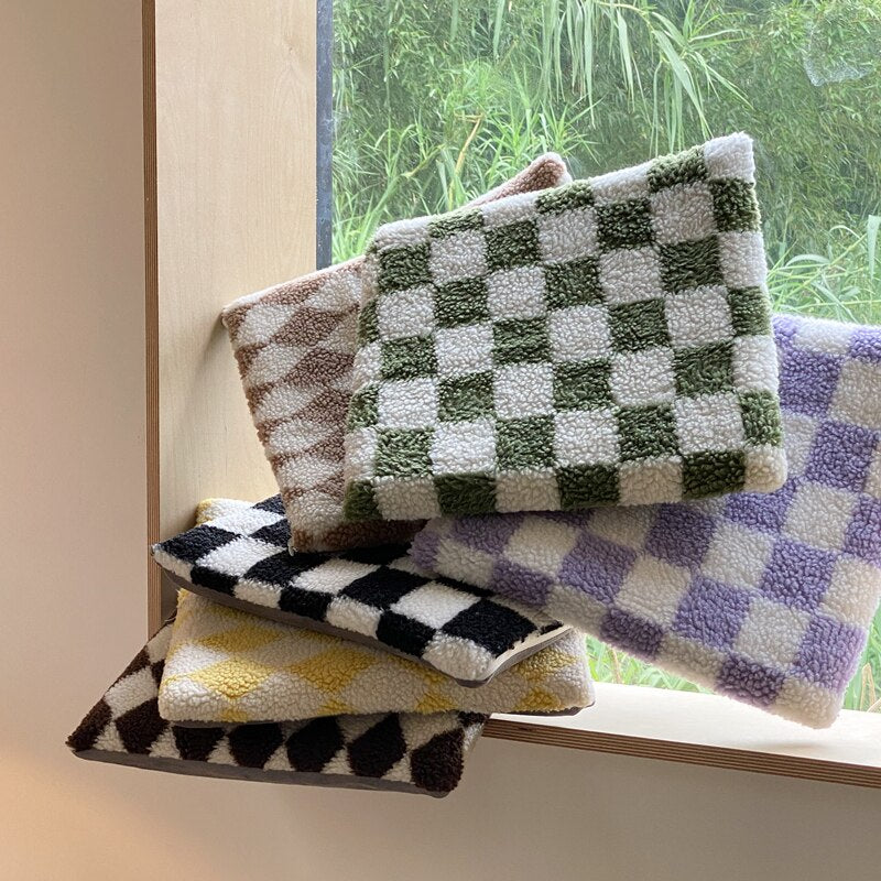 Checkerboard seat cushion